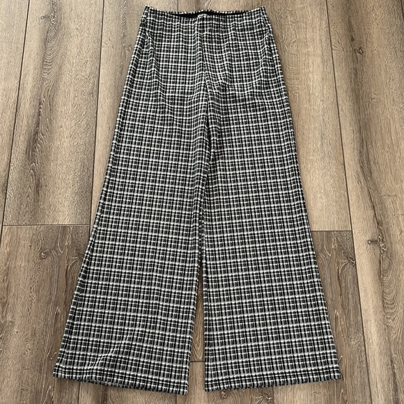 REWASH WIDE LEG PANTS
Plaid Knit Wide Leg Pants In Mini plaid  size Medium - Picture 2 of 3